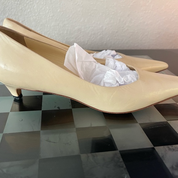Prada Leather Pointed Slight Square Toe Pumps w/ Kitten Heel Size 37.5 (7.5 US) - Picture 5 of 11